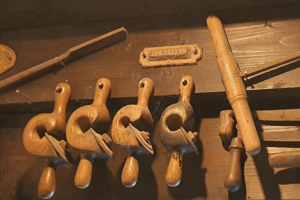 Tools, mostly stamped with “Bealby, Collingham”